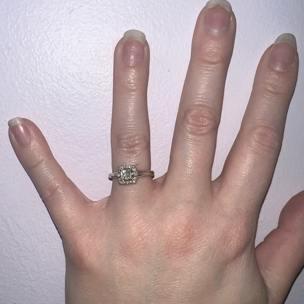 Zales 14 Ct TW Diamond And 10k White Gold Promise Ring Size 55 445$